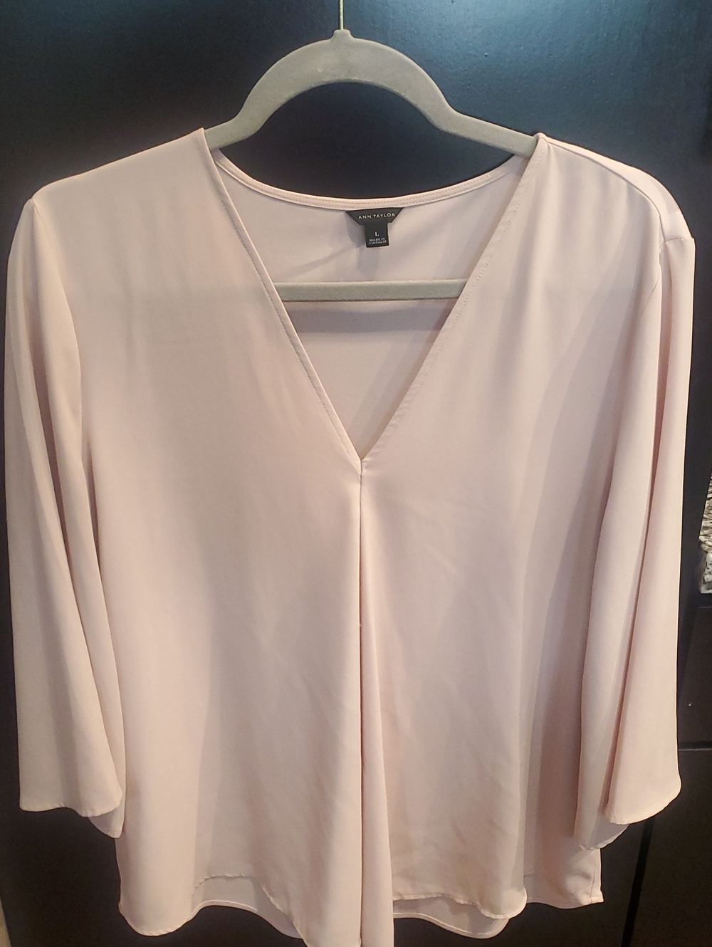 Ann Taylor Soft Blush V-Neck Relaxed Blouse